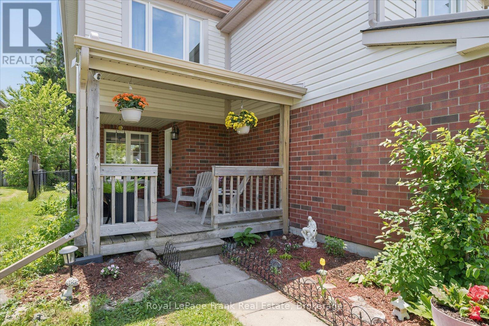 31 LANG COURT - 4