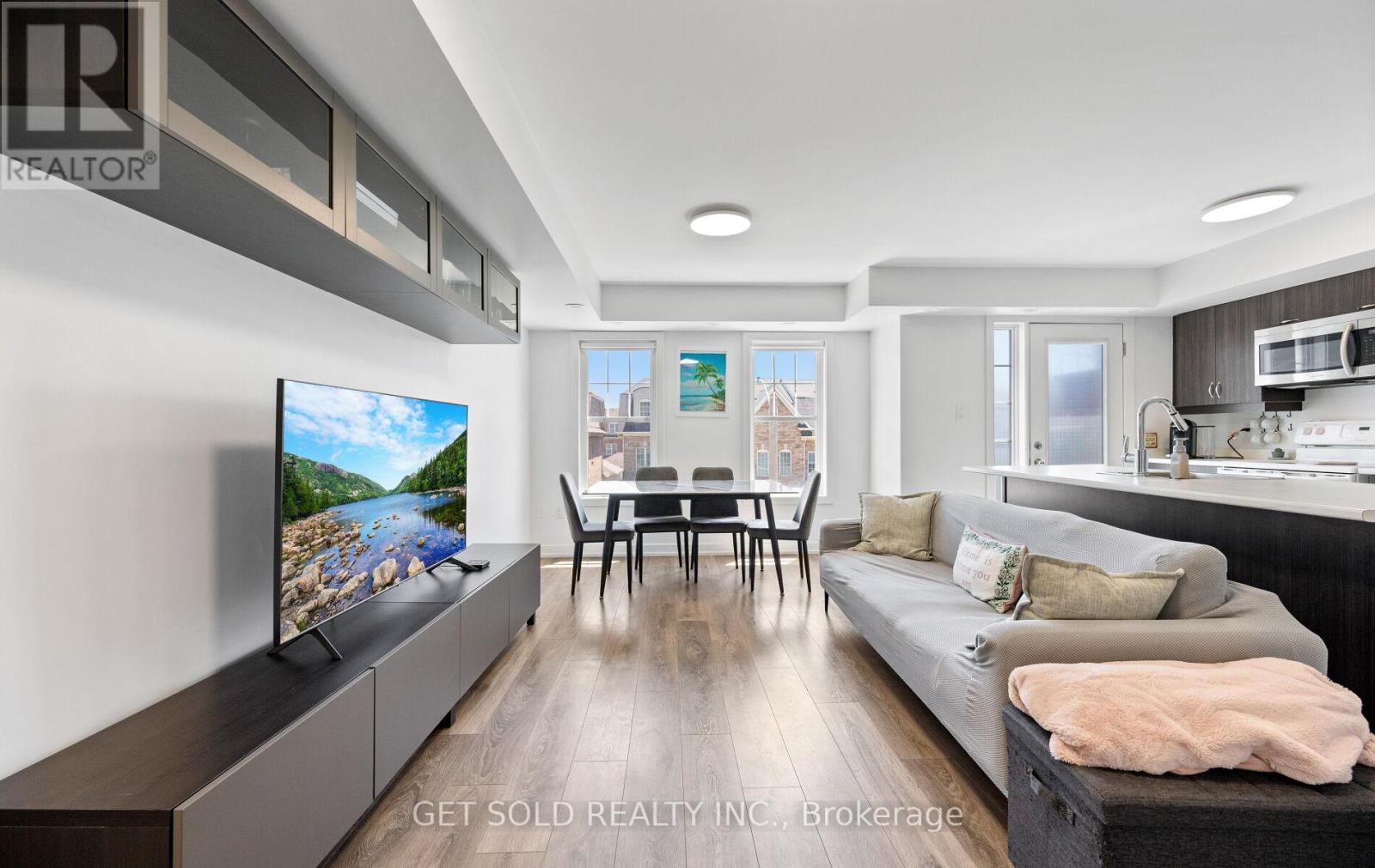 #132 80 PARROTTA DRIVE - 10