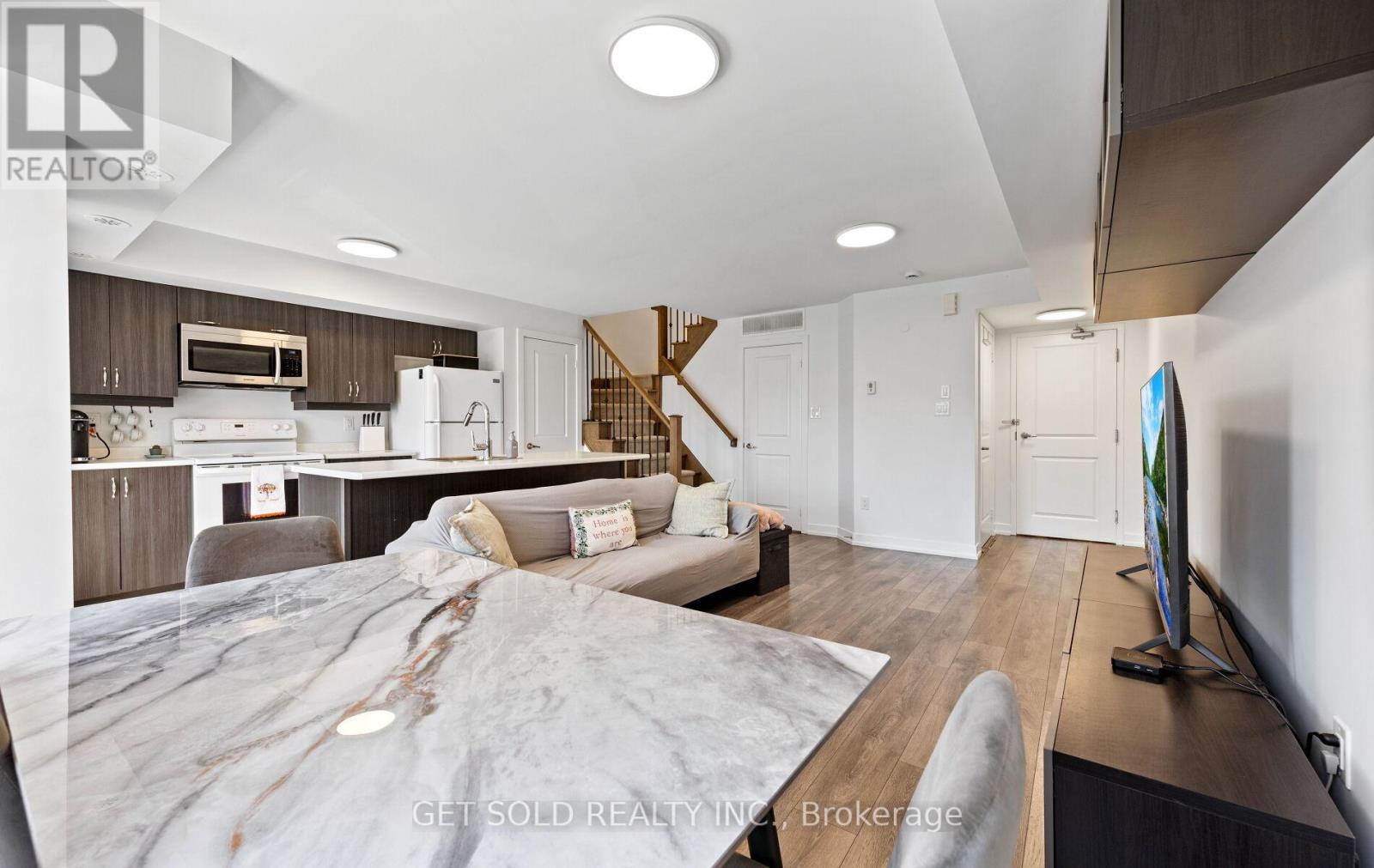 #132 80 PARROTTA DRIVE - 15