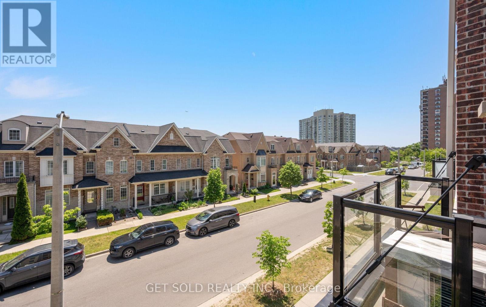#132 80 PARROTTA DRIVE - 44