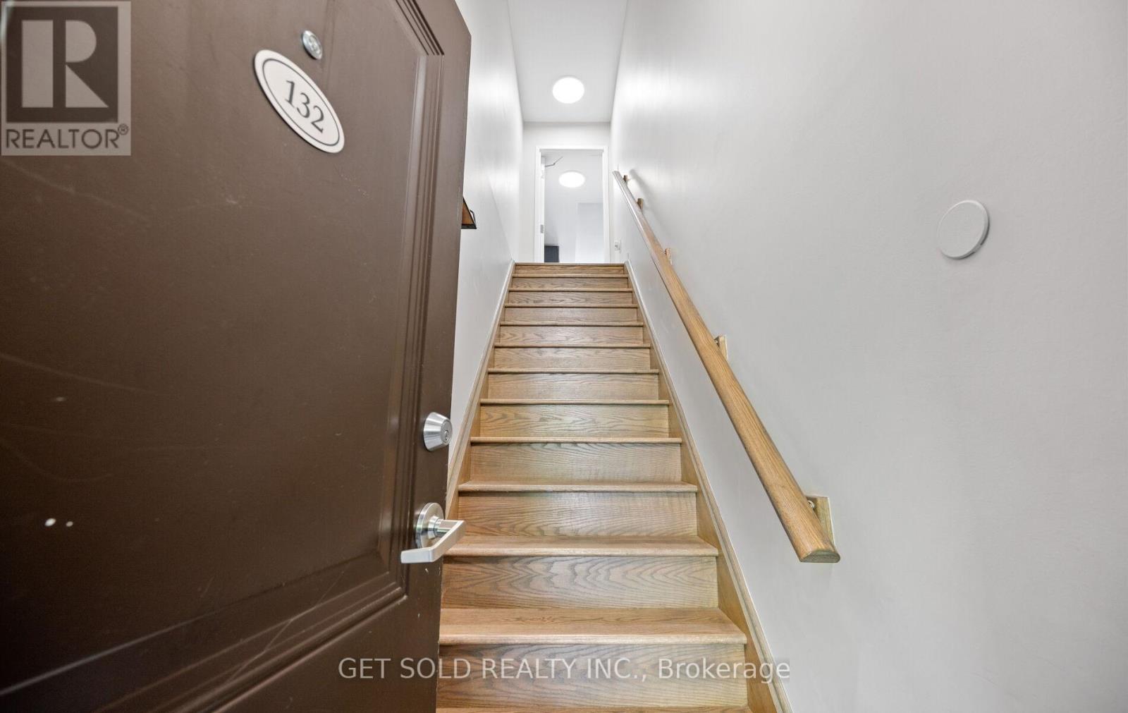 #132 80 PARROTTA DRIVE - 6