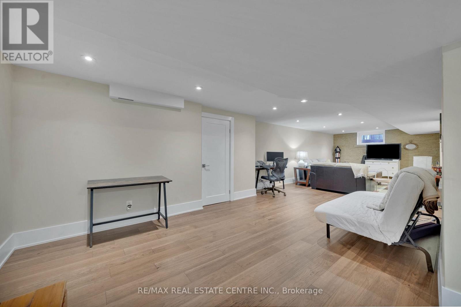 714 GEORGE STREET - 27