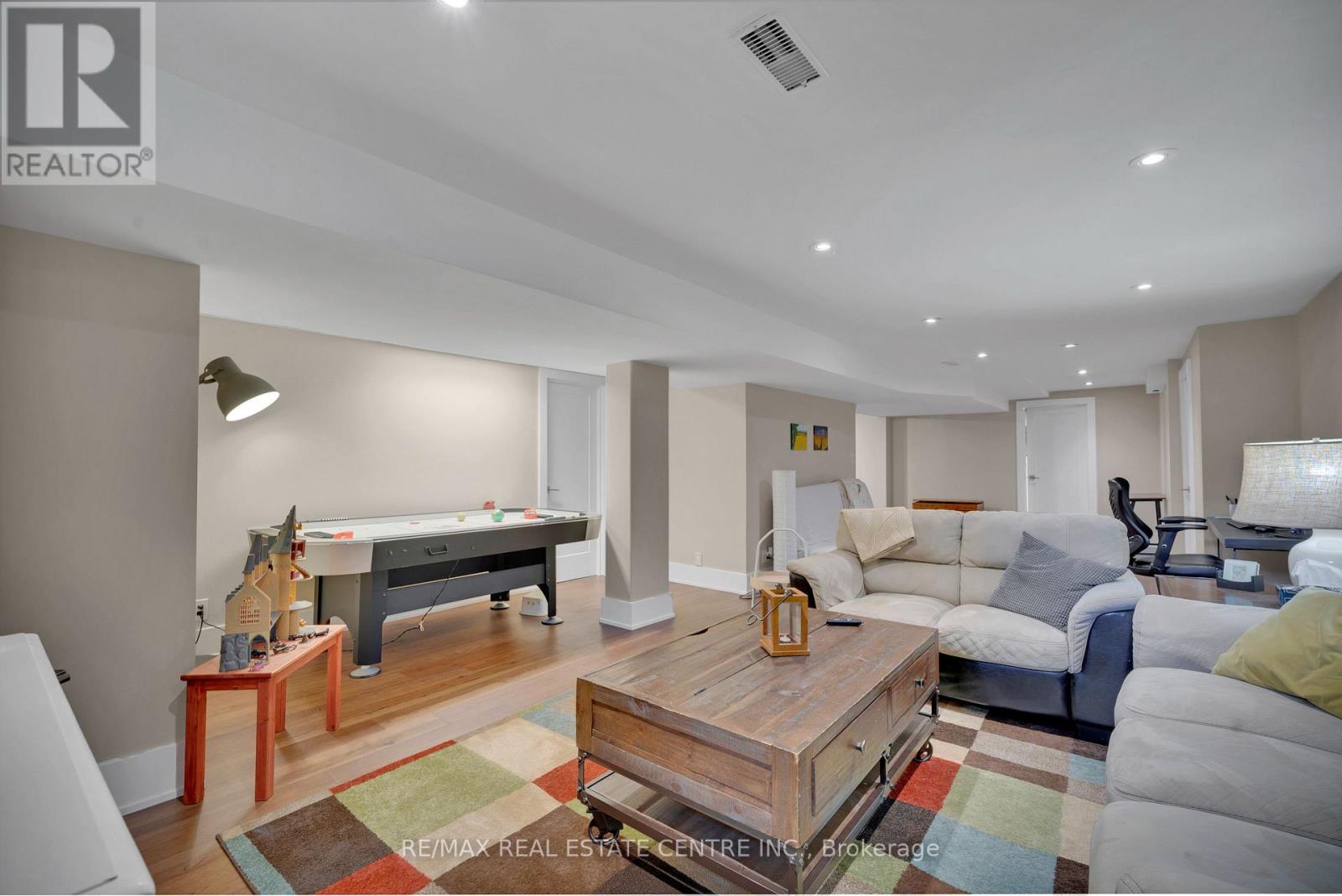 714 GEORGE STREET - 32