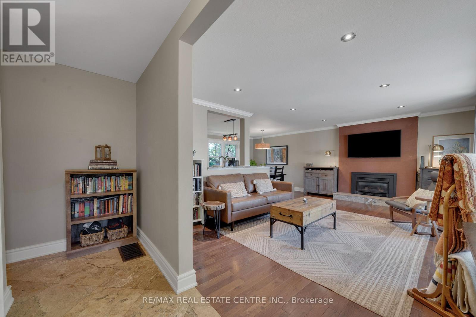 714 GEORGE STREET - 8