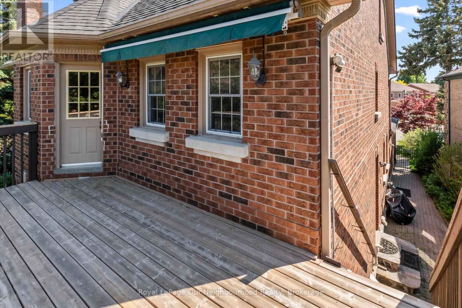 44 GATCOMBE CIRCLE - 15