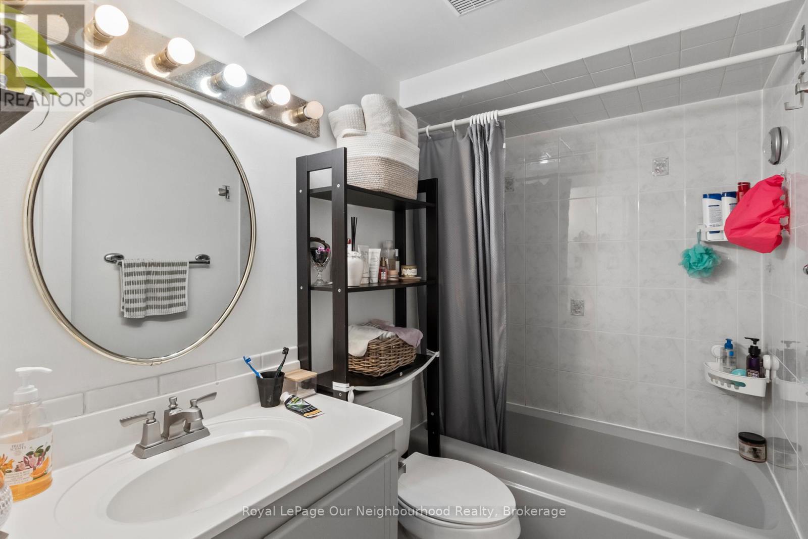 44 GATCOMBE CIRCLE - 31