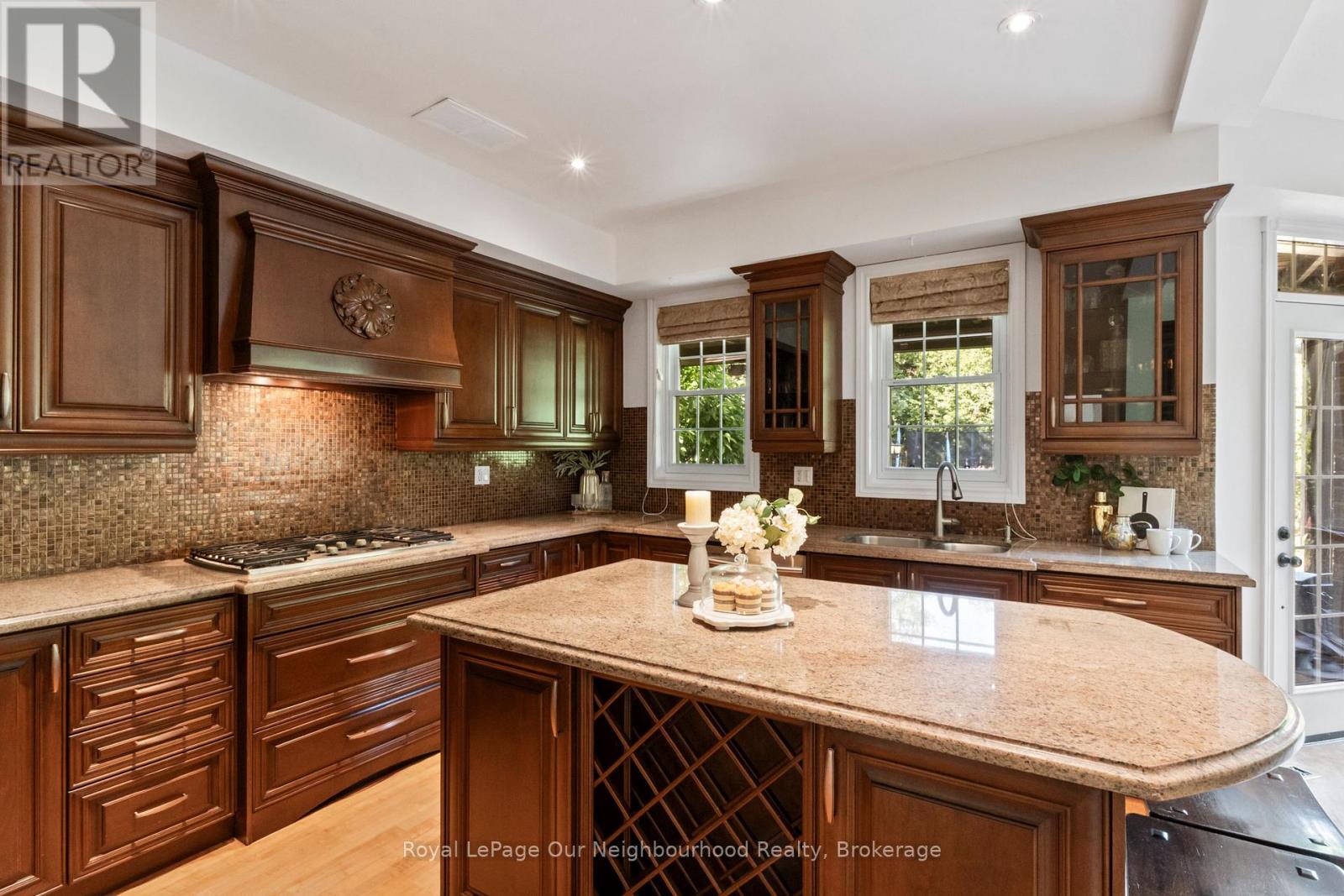 44 GATCOMBE CIRCLE - 5