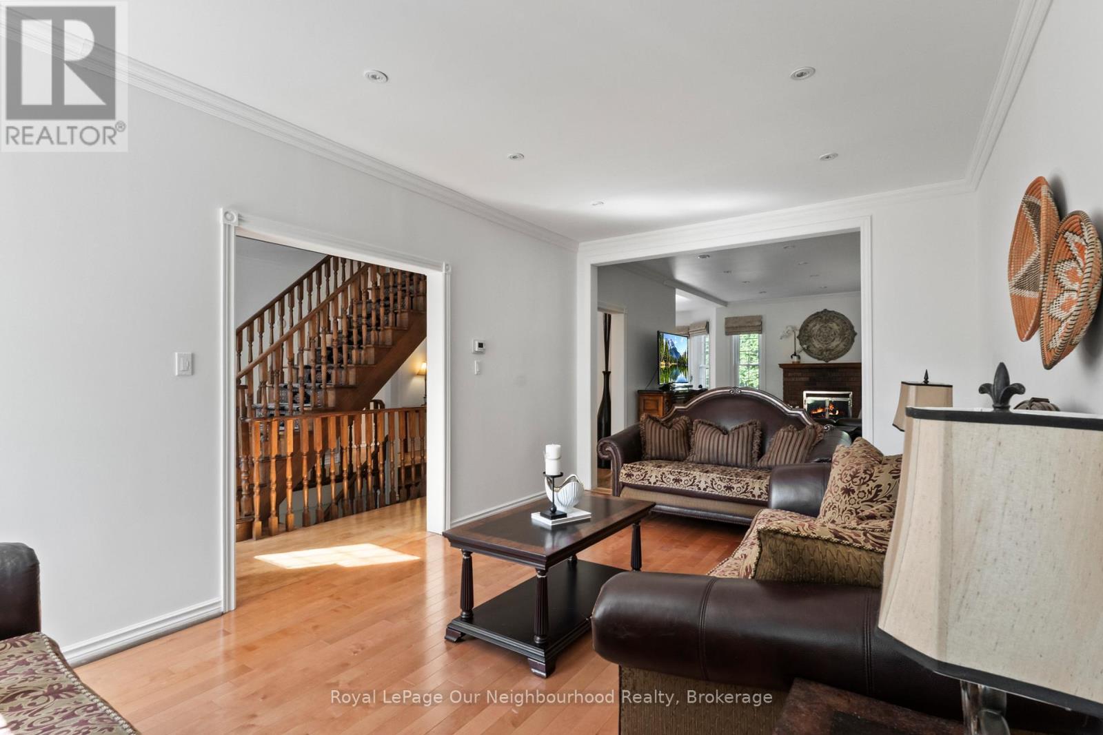 44 GATCOMBE CIRCLE - 8