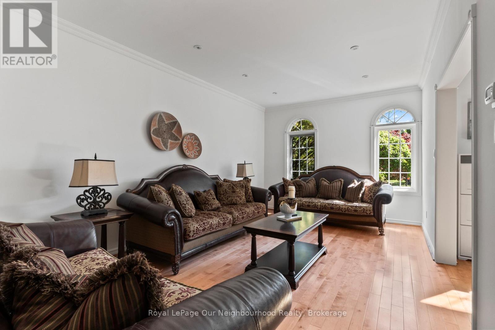 44 GATCOMBE CIRCLE - 9