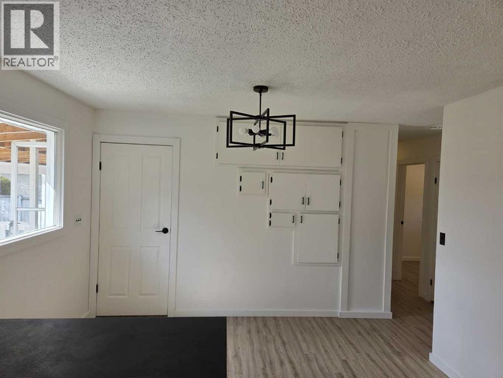 3532 50 Avenue E - 12