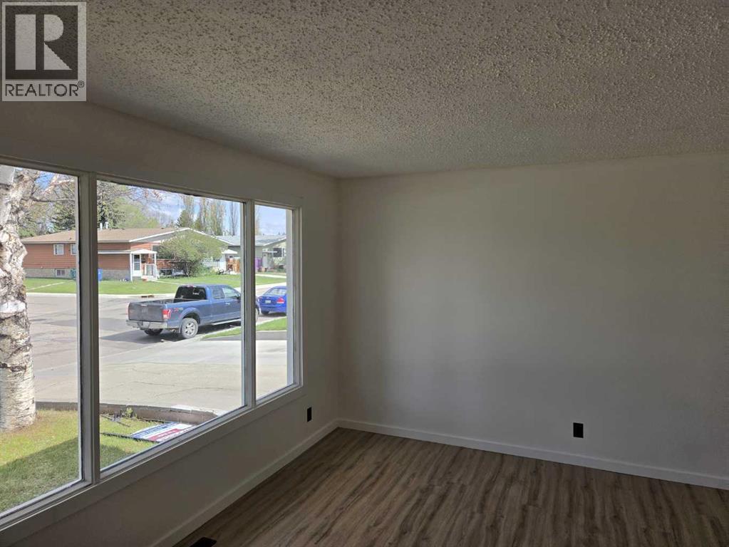 3532 50 Avenue E - 13