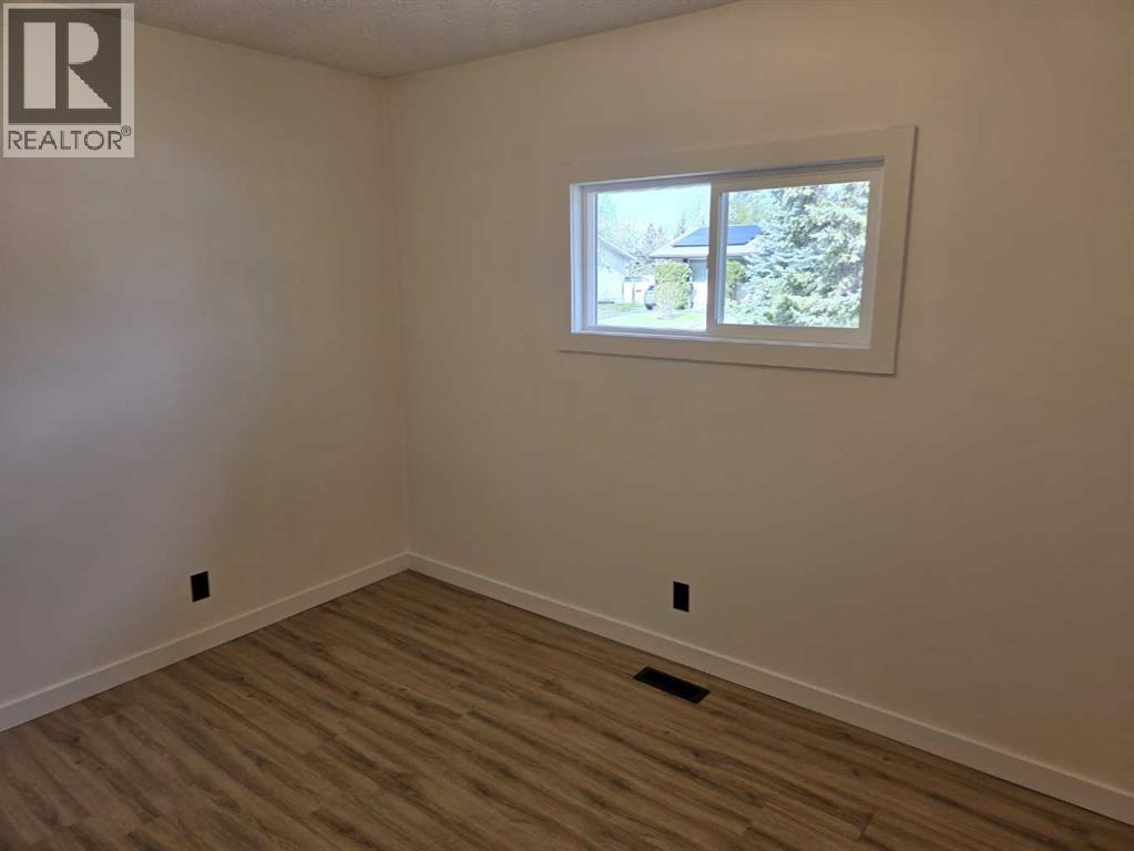 3532 50 Avenue E - 17