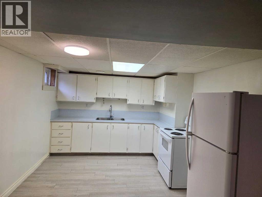 3532 50 Avenue E - 24