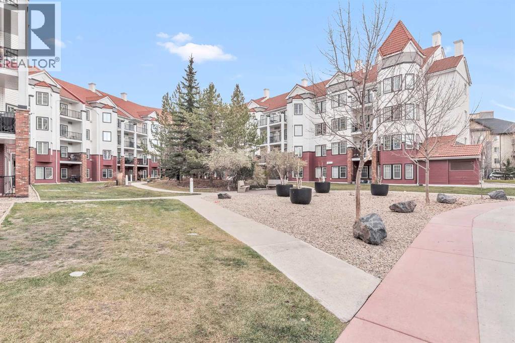 #412 70 Royal Oak Plaza NW - 35