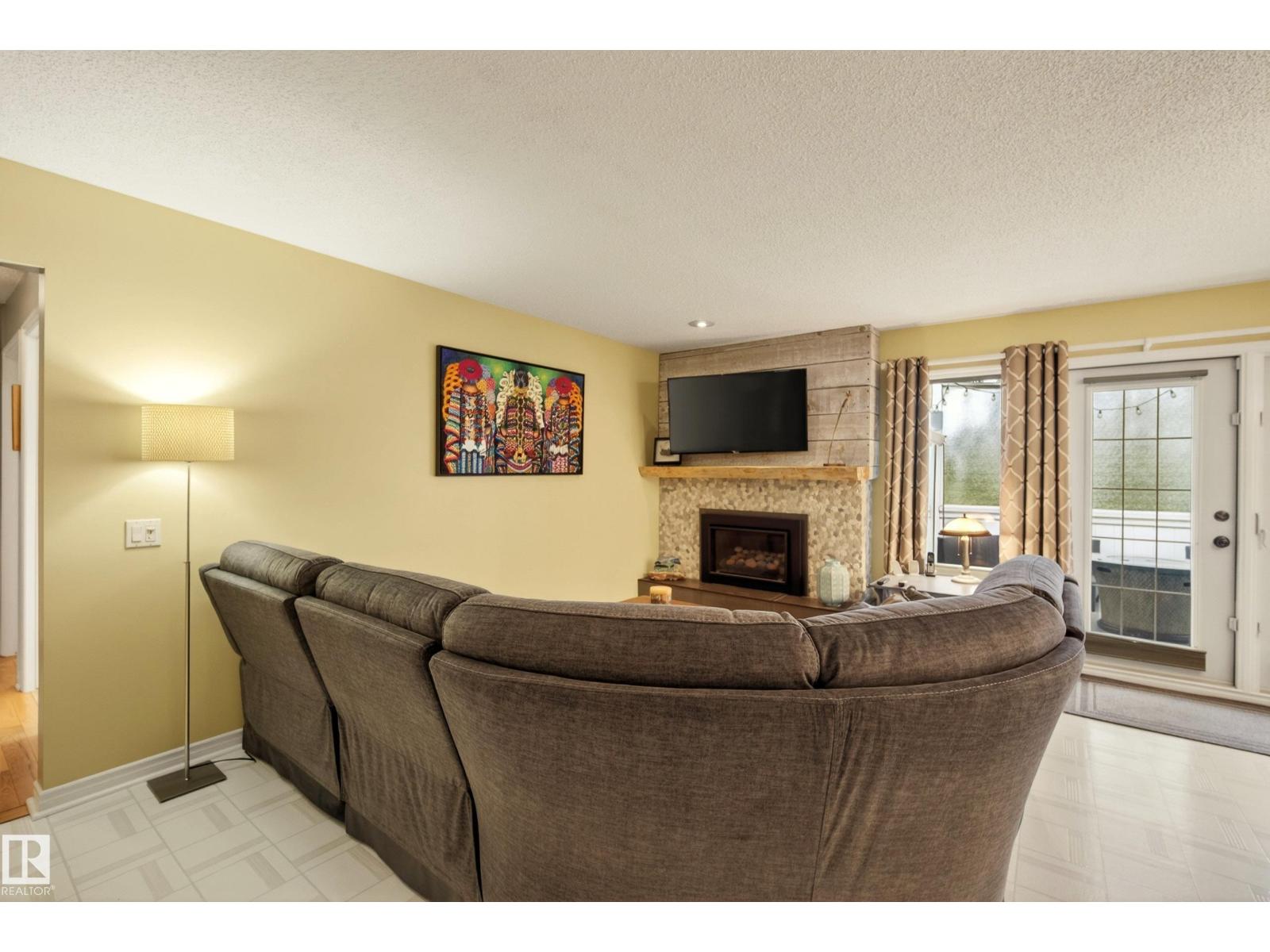 78 GOODRIDGE DR - 18