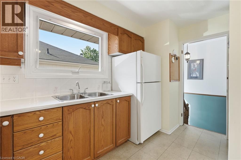 1347 FISHER Avenue - 13