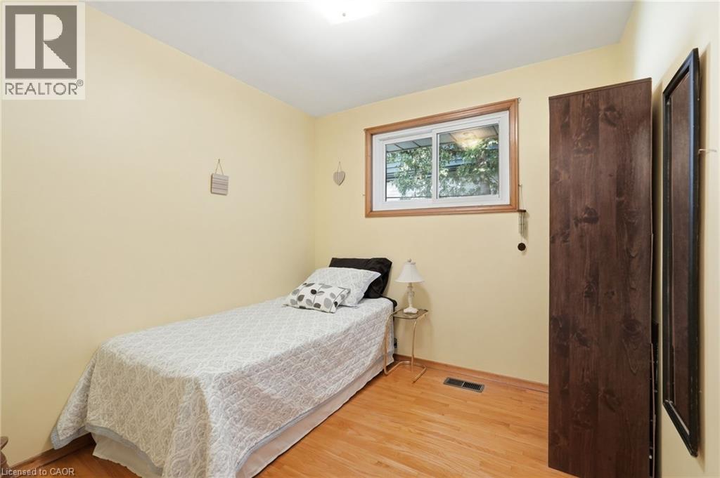 1347 FISHER Avenue - 25