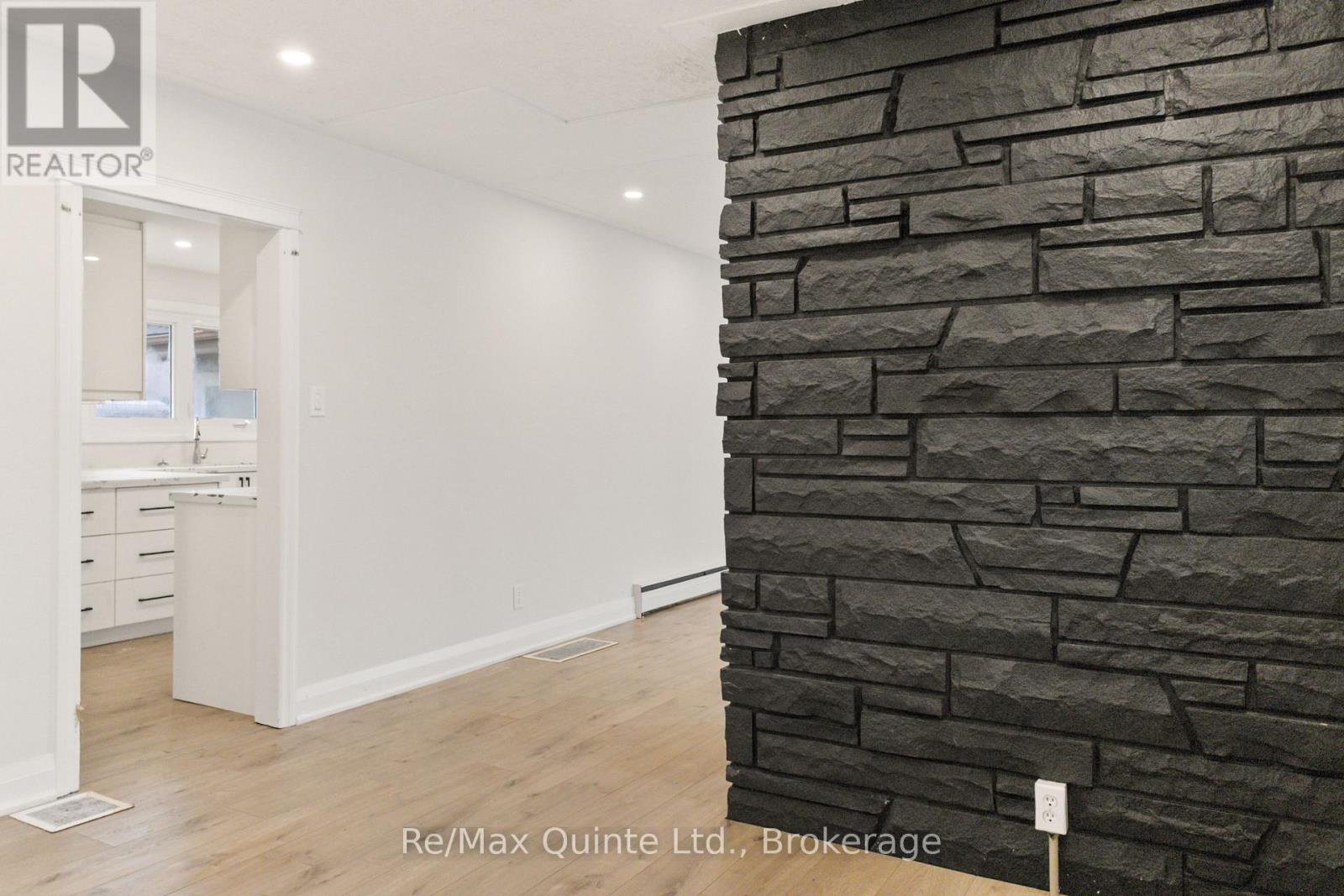 5 STANLEY PARK DRIVE - 18