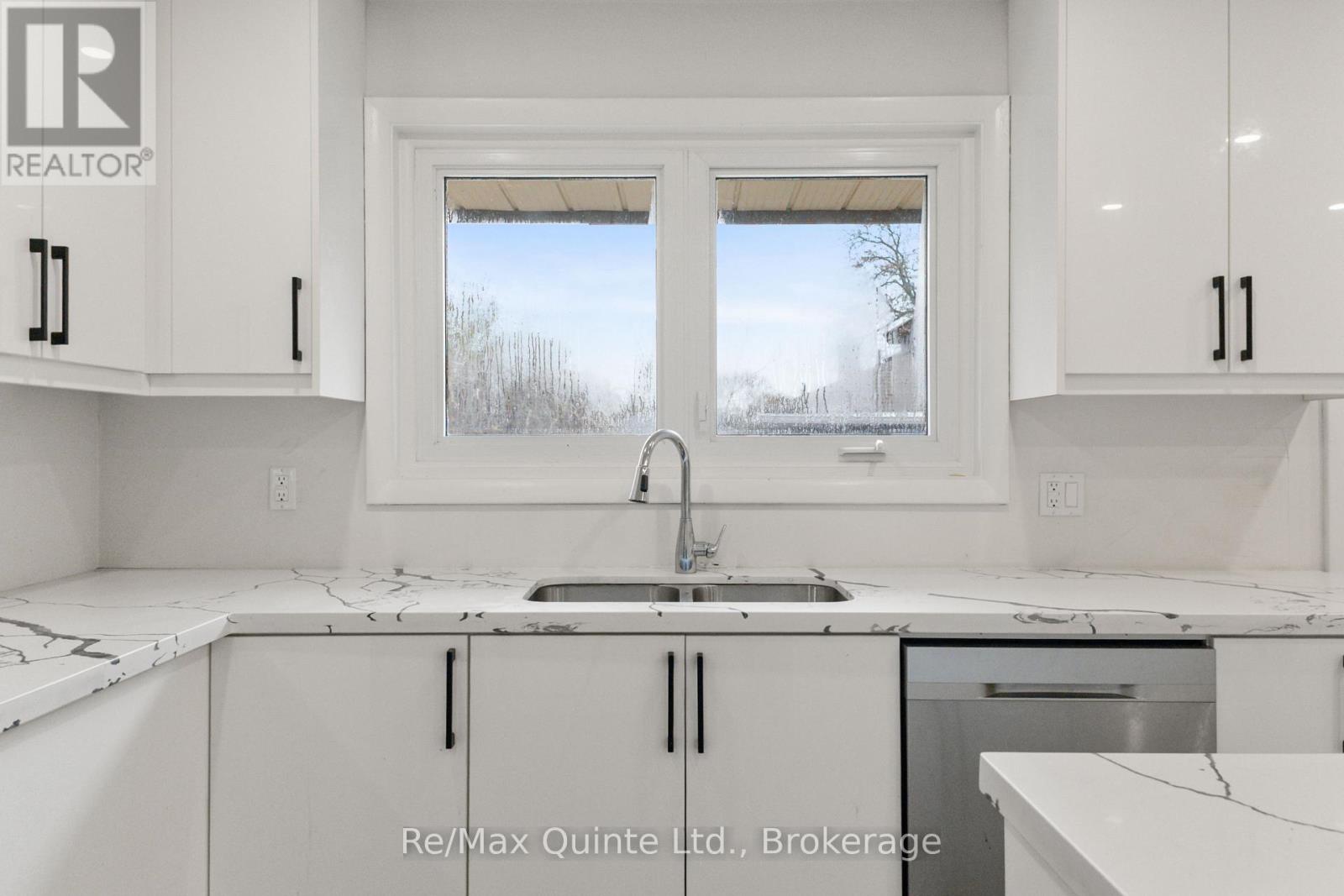 5 STANLEY PARK DRIVE - 21