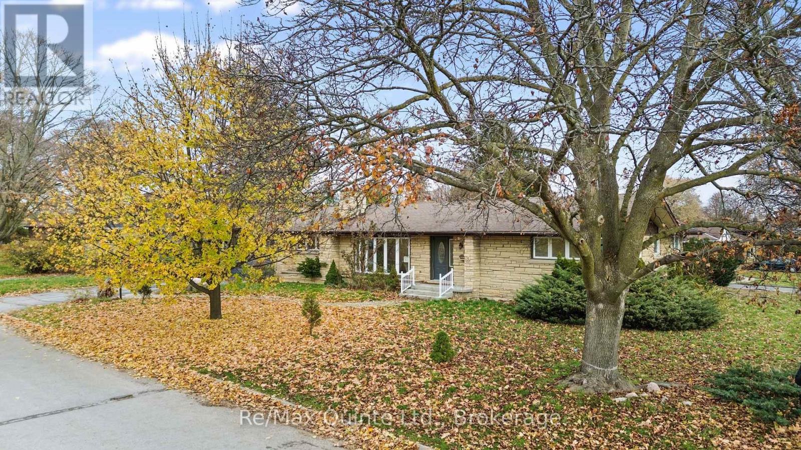5 STANLEY PARK DRIVE - 3