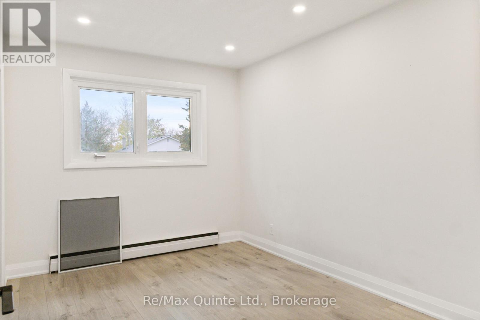 5 STANLEY PARK DRIVE - 32