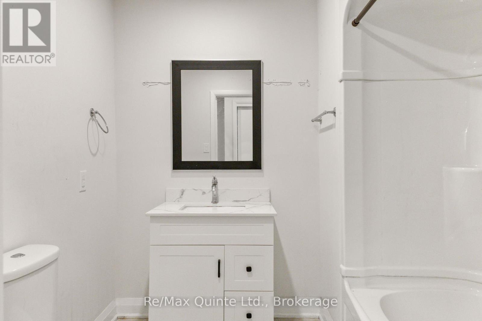 5 STANLEY PARK DRIVE - 38