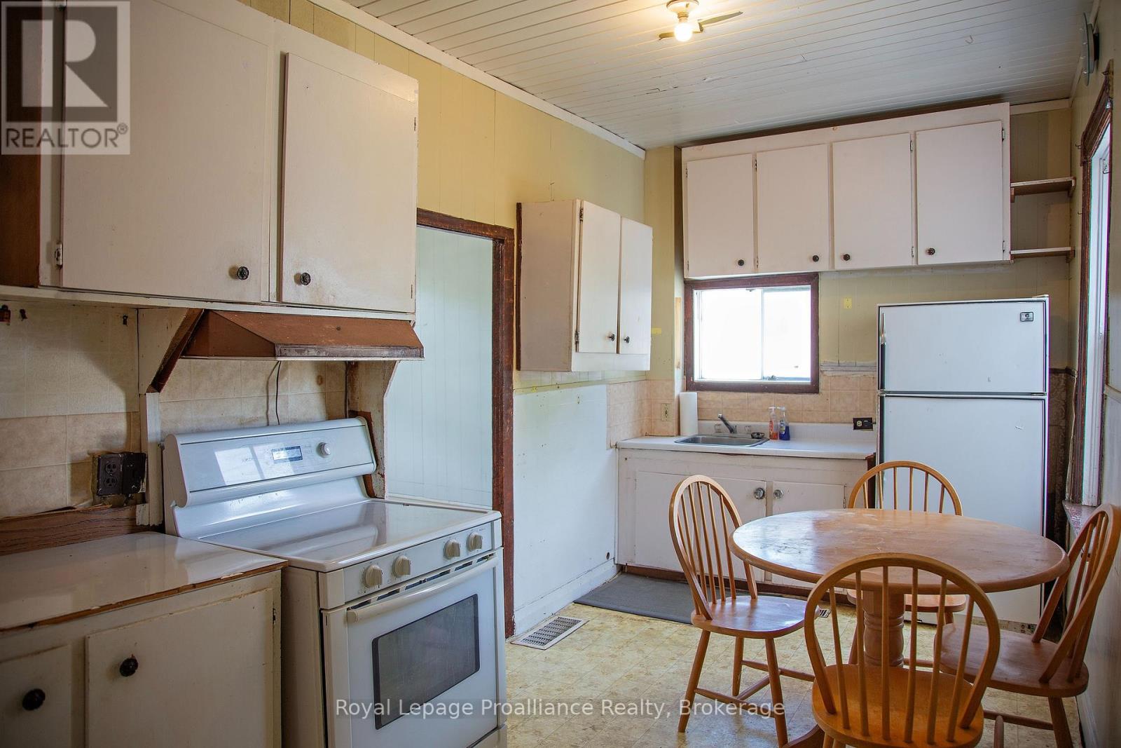 365 ST. JOSEPH STREET - 7