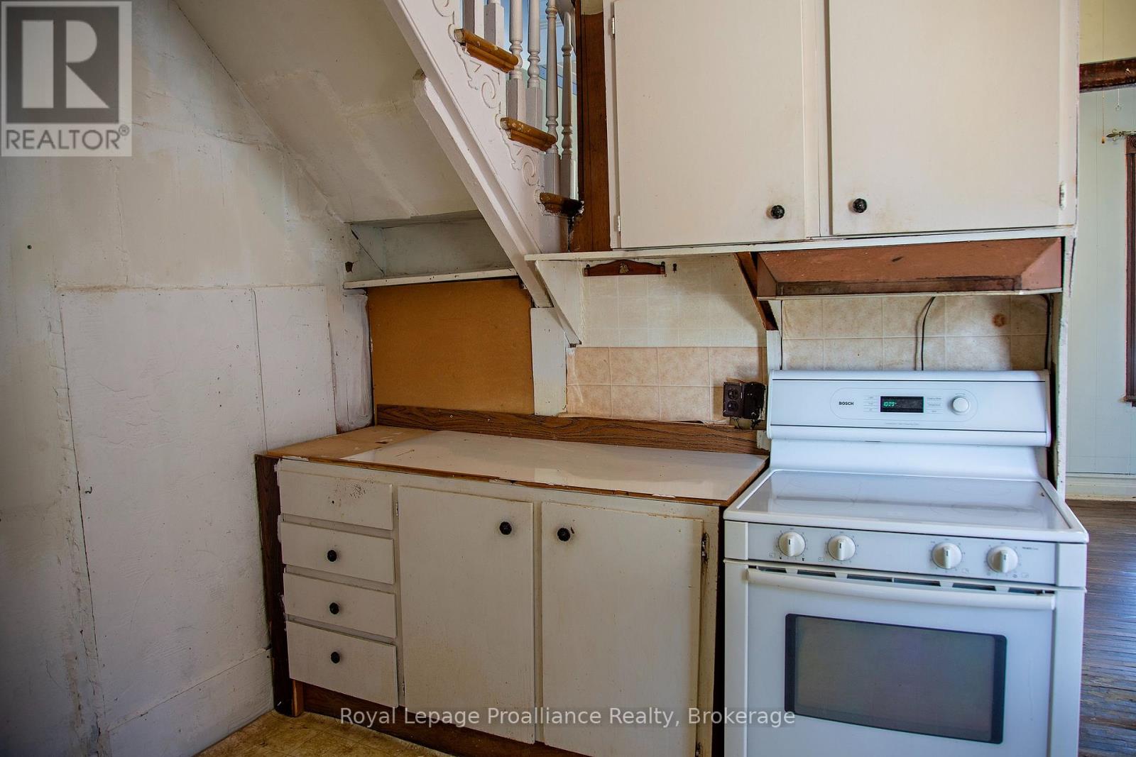 365 ST. JOSEPH STREET - 9