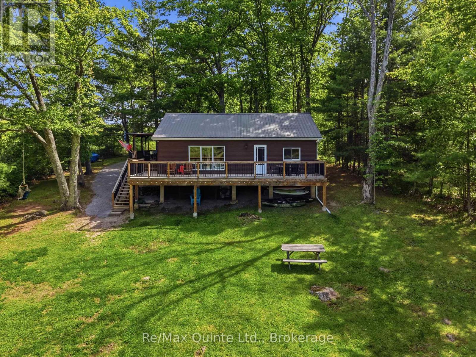 849 BOWEN ROAD - 4