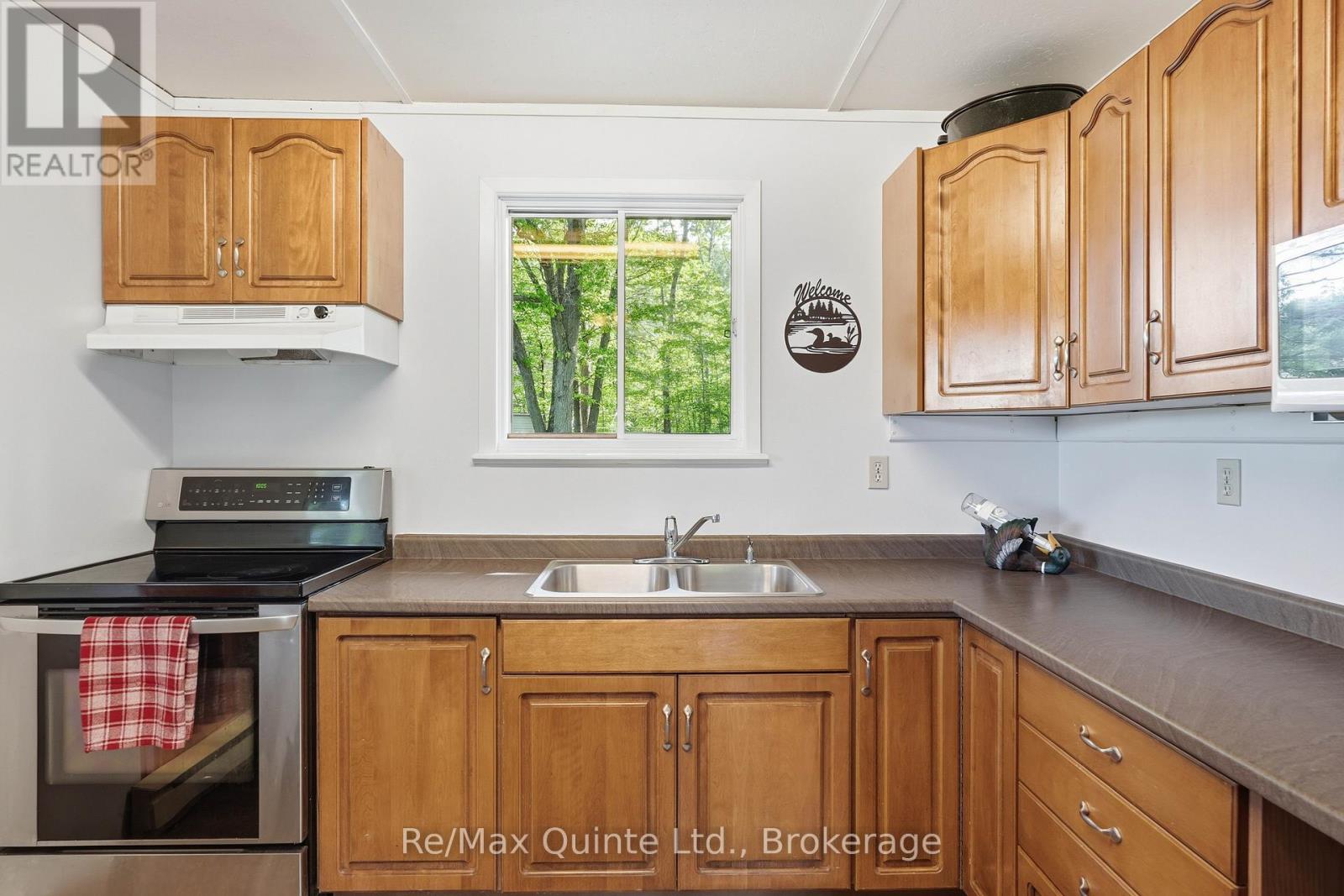 849 BOWEN ROAD - 6