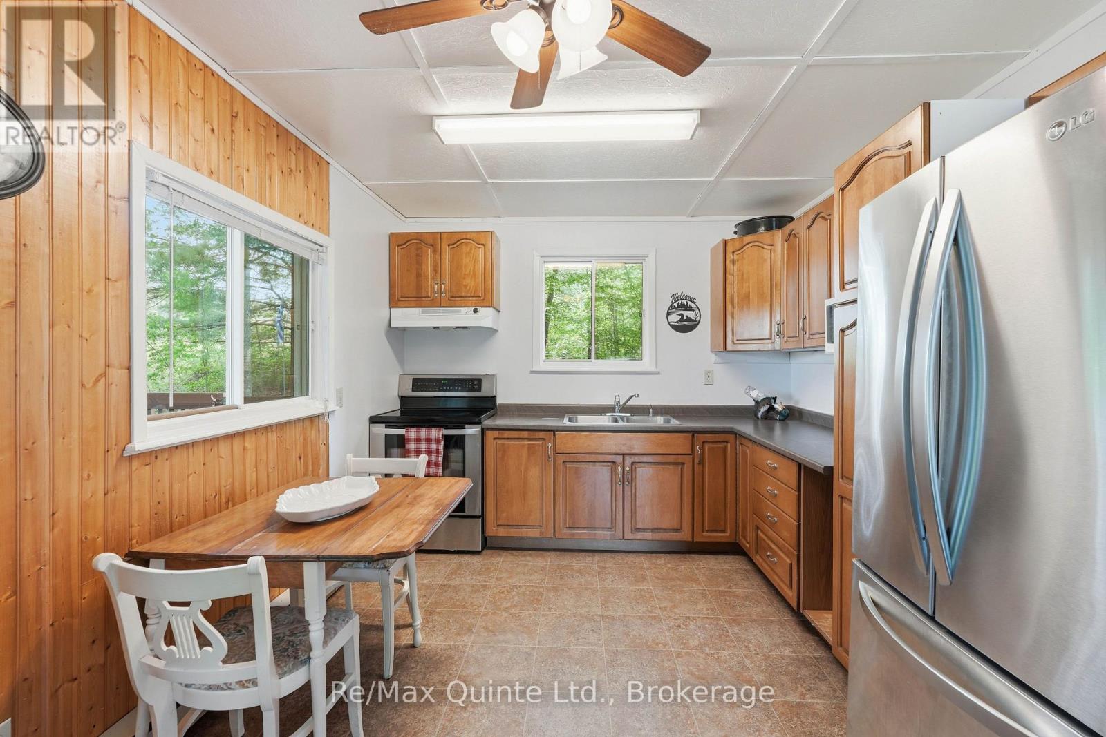 849 BOWEN ROAD - 8