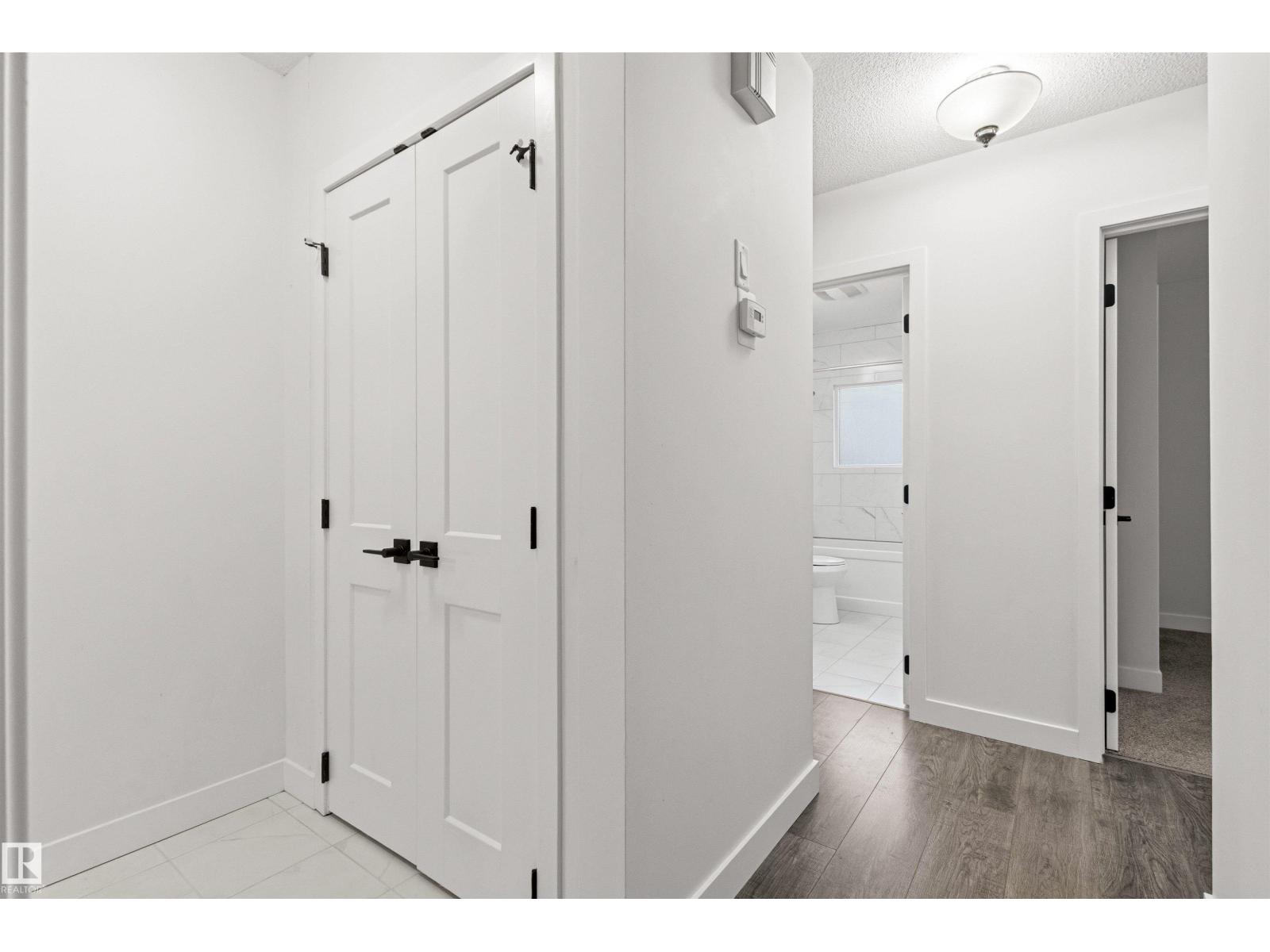 11135 49 AV NW - 35