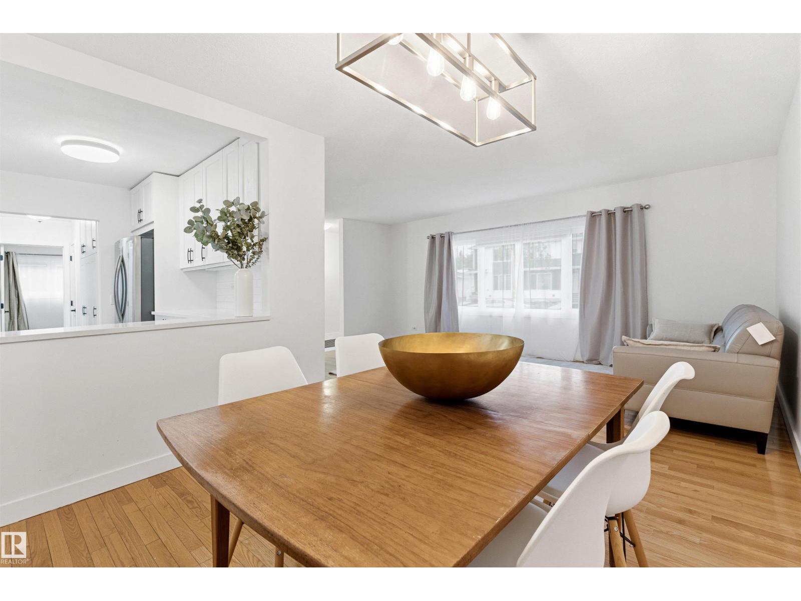 11135 49 AV NW - 16