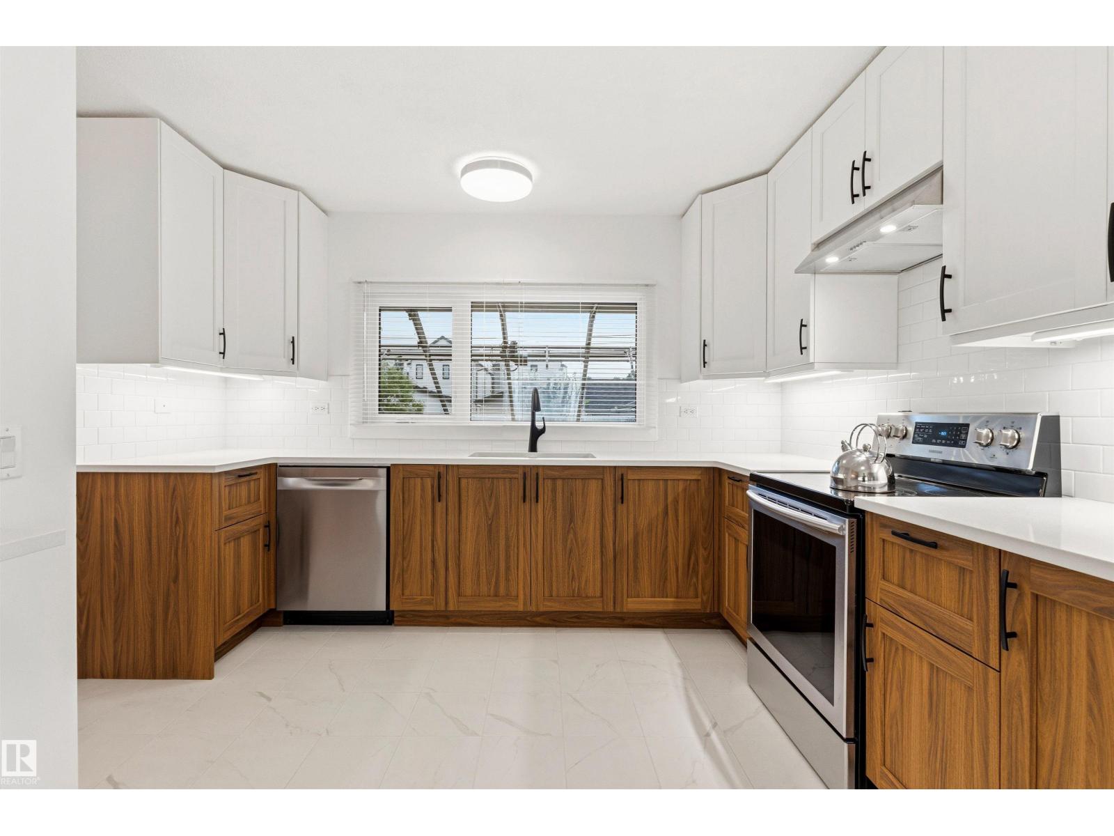 11135 49 AV NW - 31