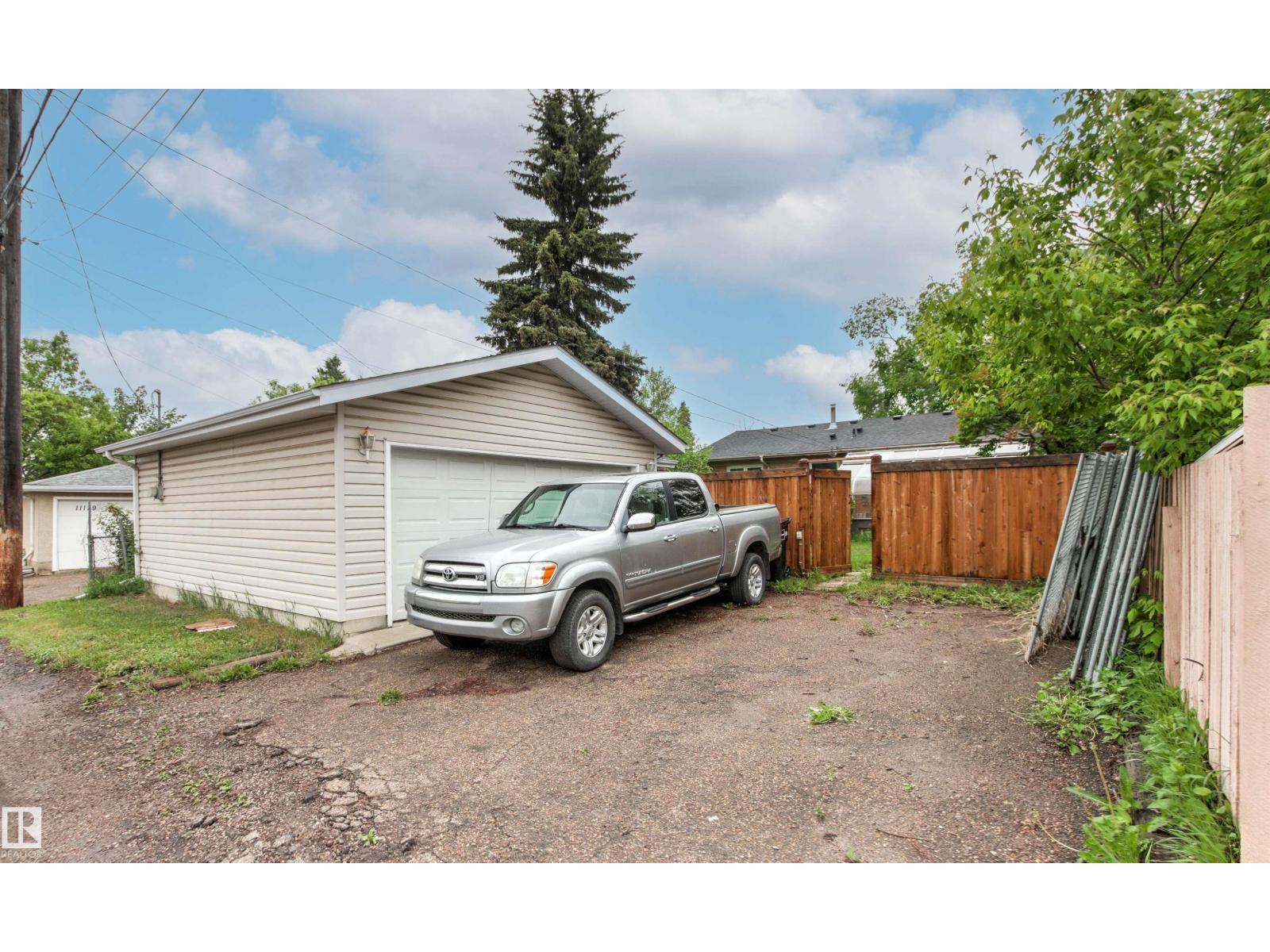 11135 49 AV NW - 55