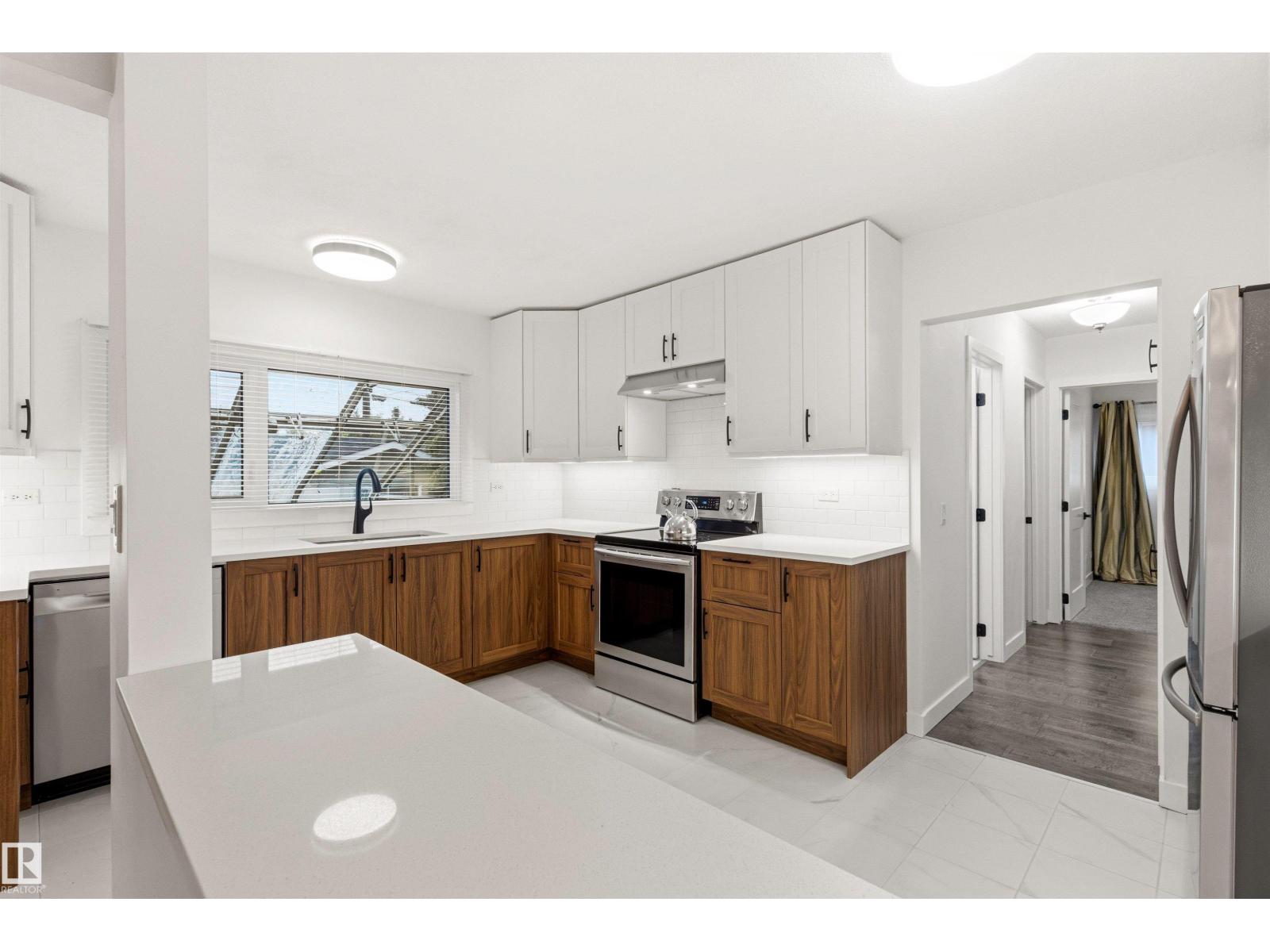 11135 49 AV NW - 28