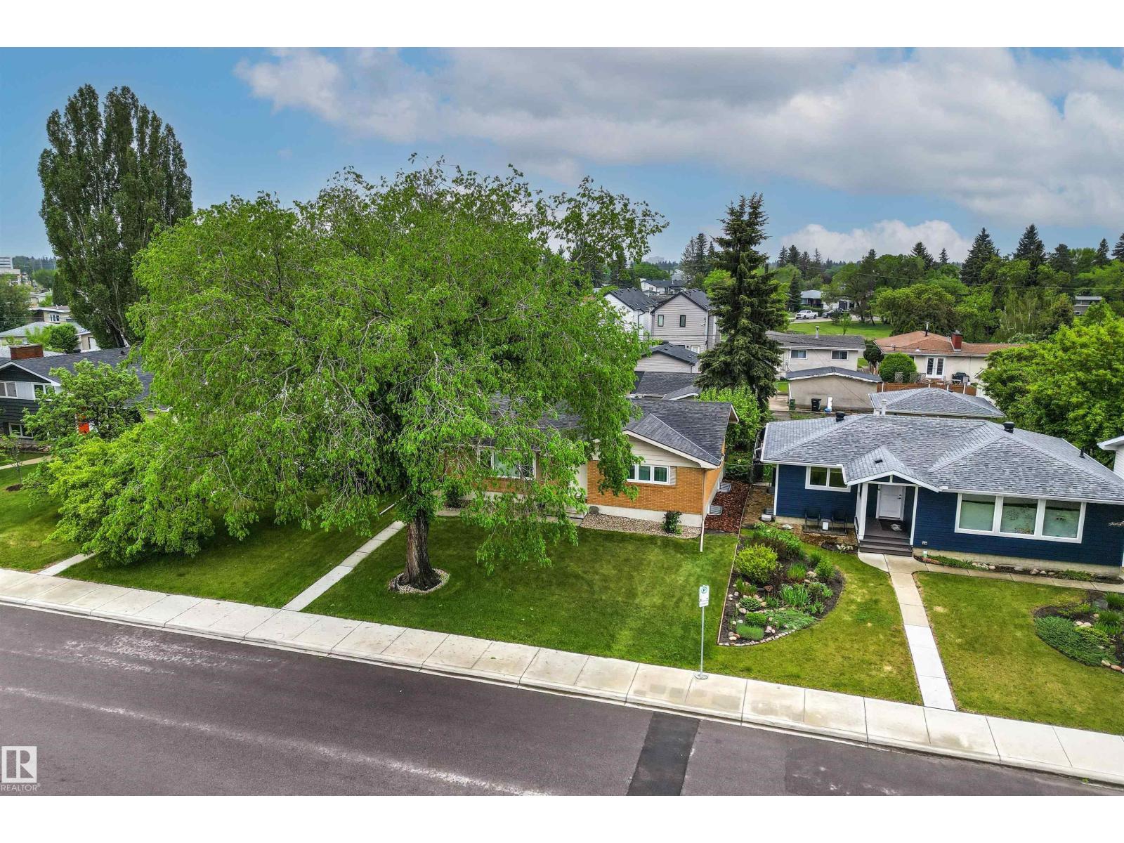 11135 49 AV NW - 65