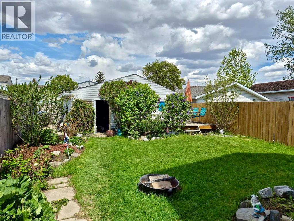 84 Abingdon Crescent NE - 2