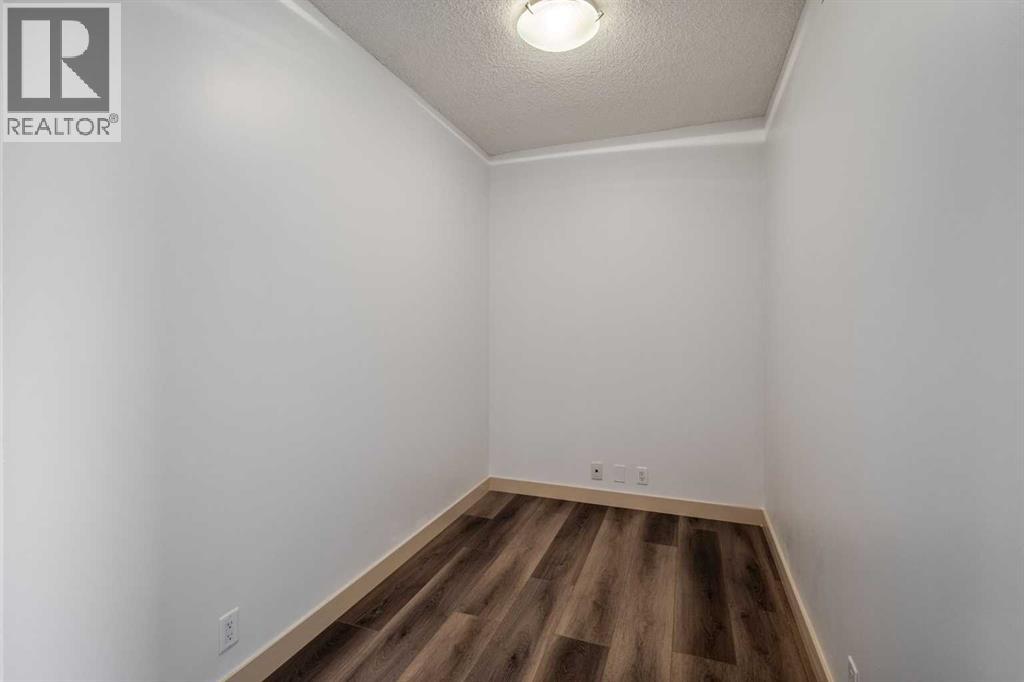 #1003 8710 Horton Road SW - 7