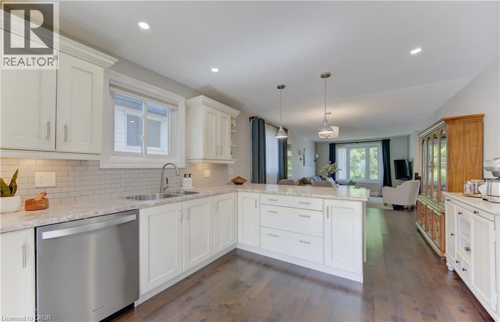 143 DAWN Crescent - 18