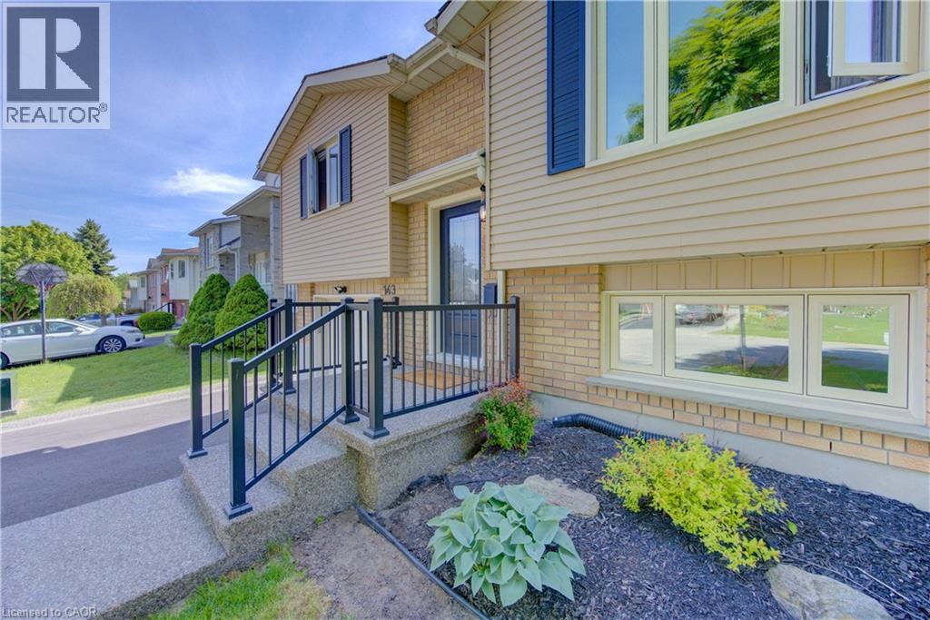 143 DAWN Crescent - 5