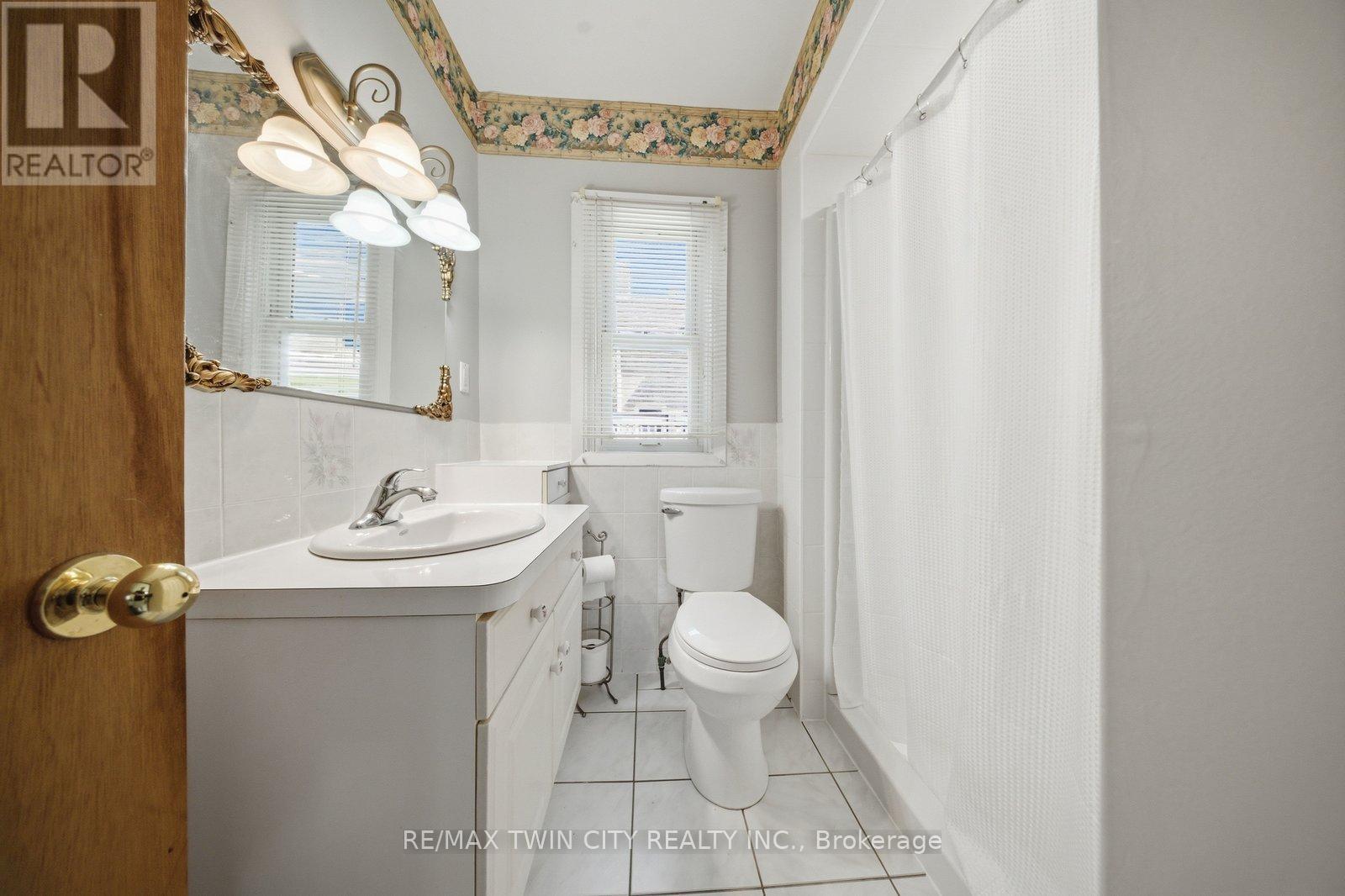 76 BROCK STREET - 12
