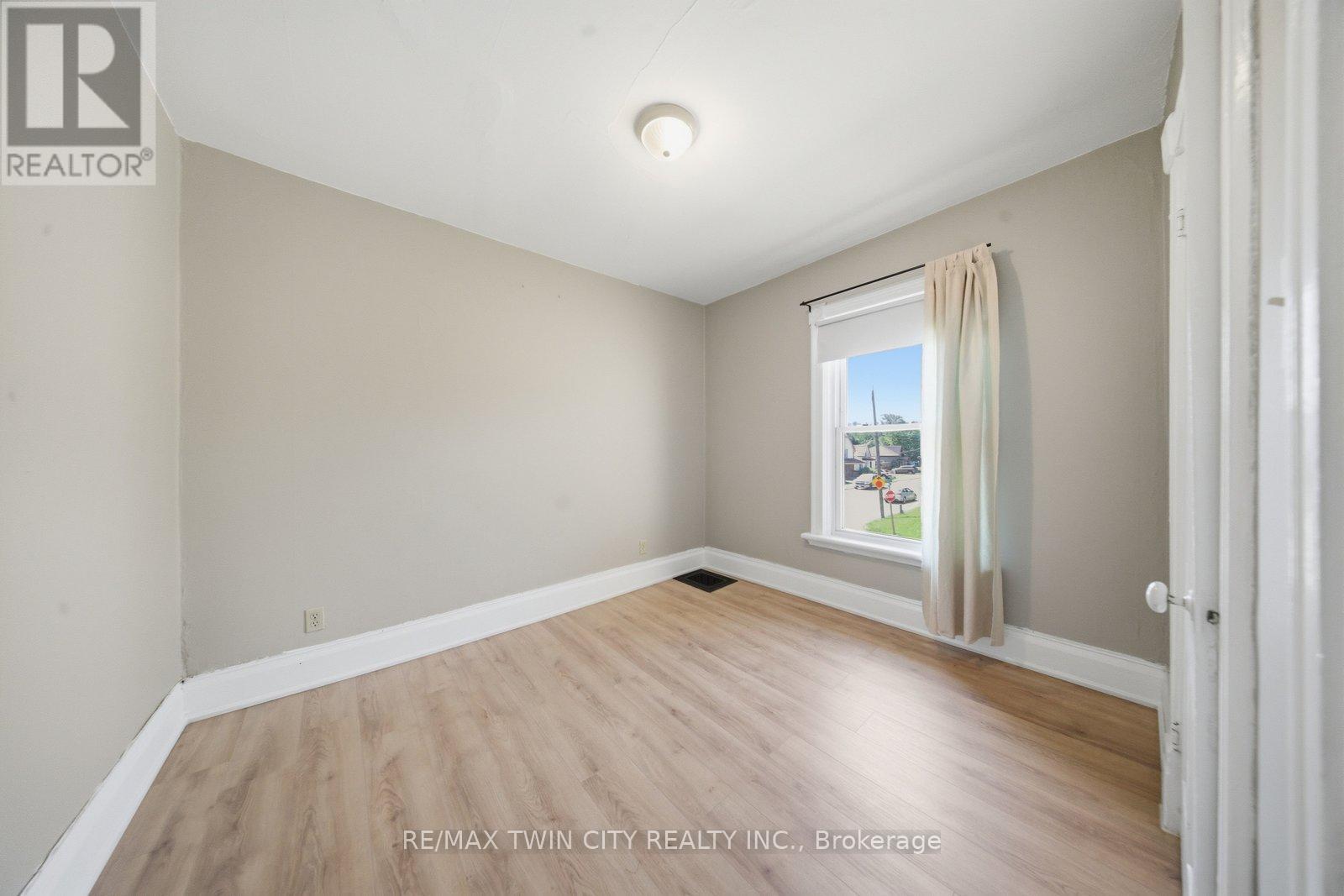 76 BROCK STREET - 19