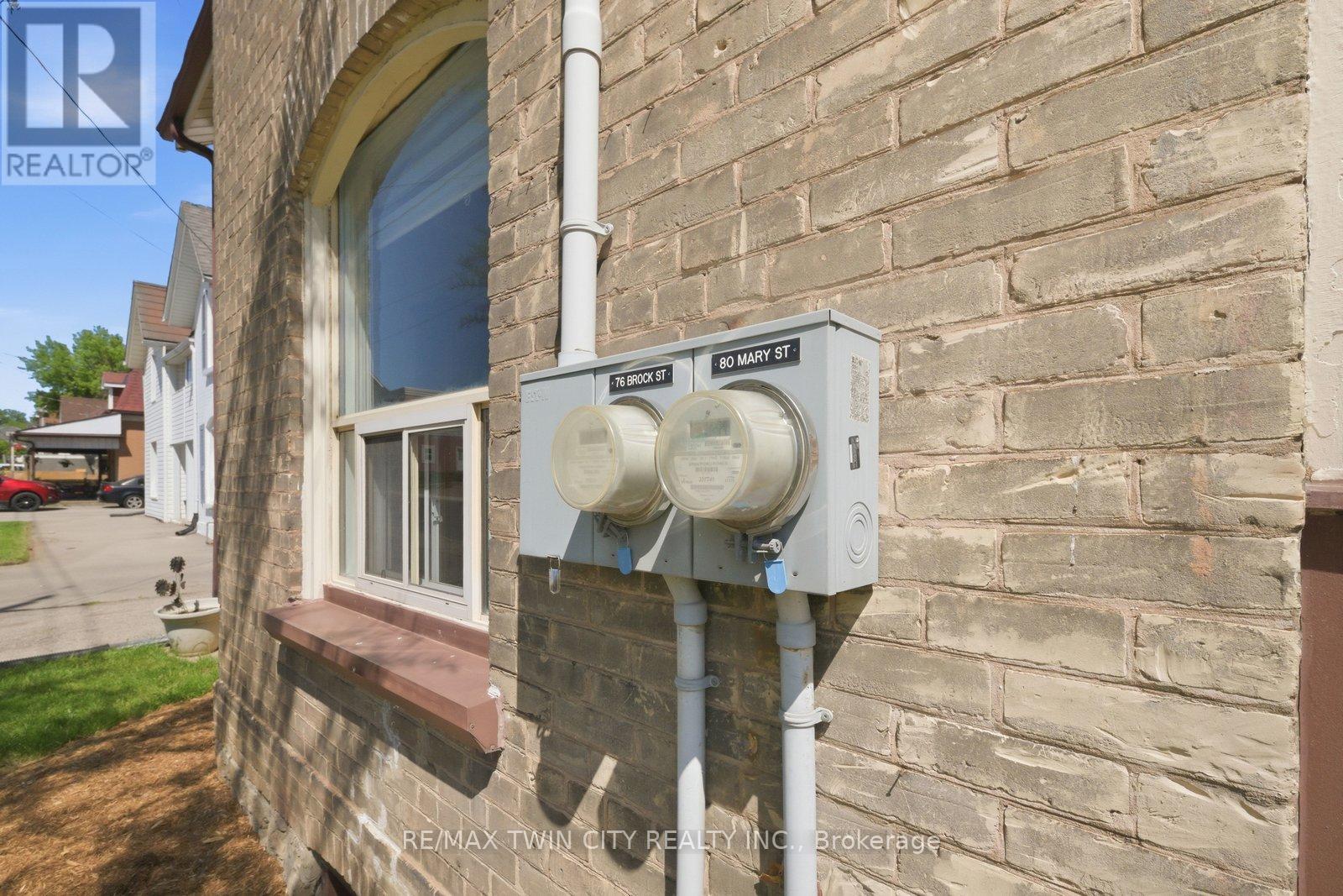 76 BROCK STREET - 21