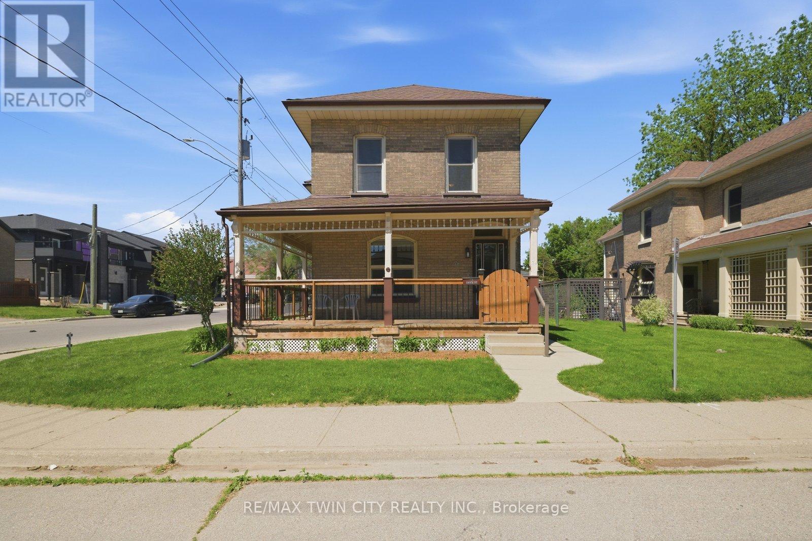 76 BROCK STREET - 3