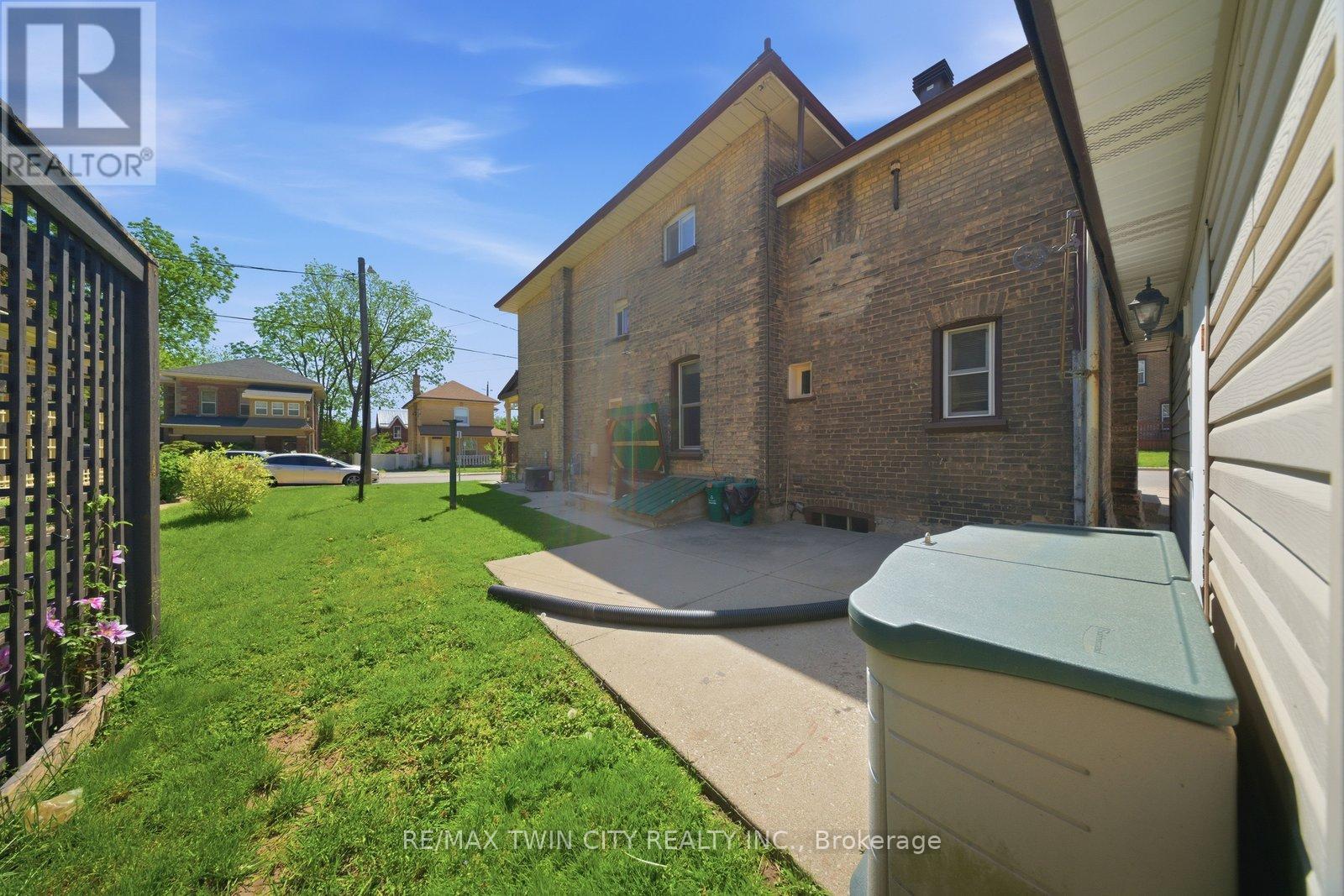76 BROCK STREET - 30