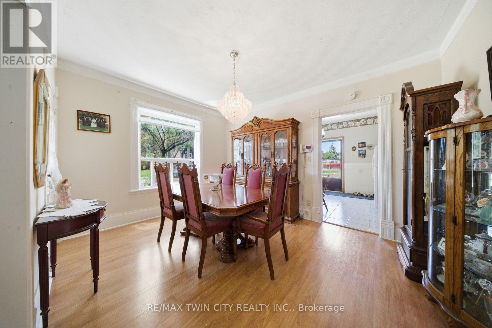 76 BROCK STREET - 7