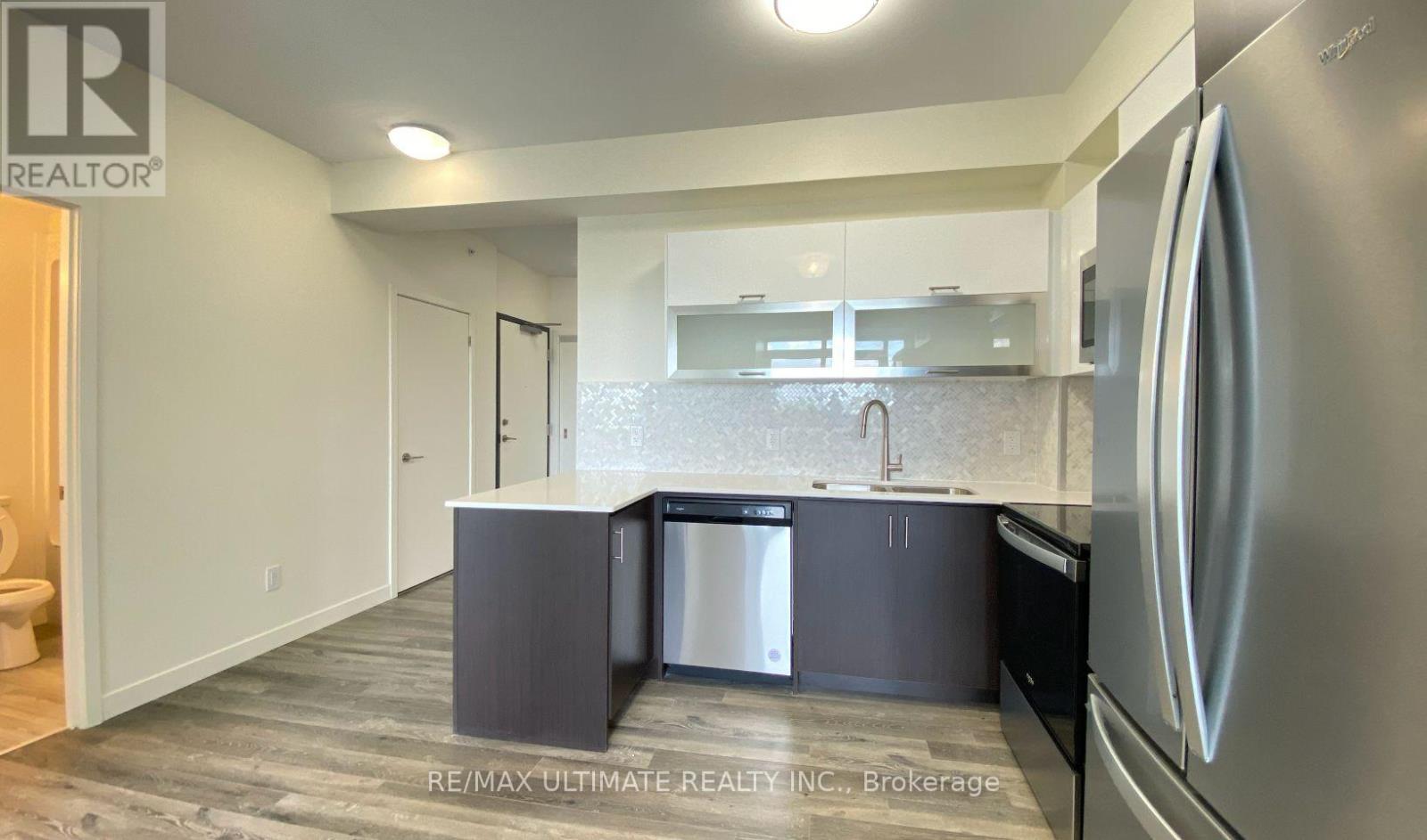 #710 128 KING STREET N - 10