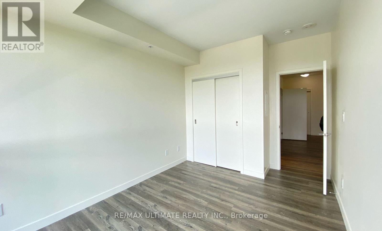 #710 128 KING STREET N - 16