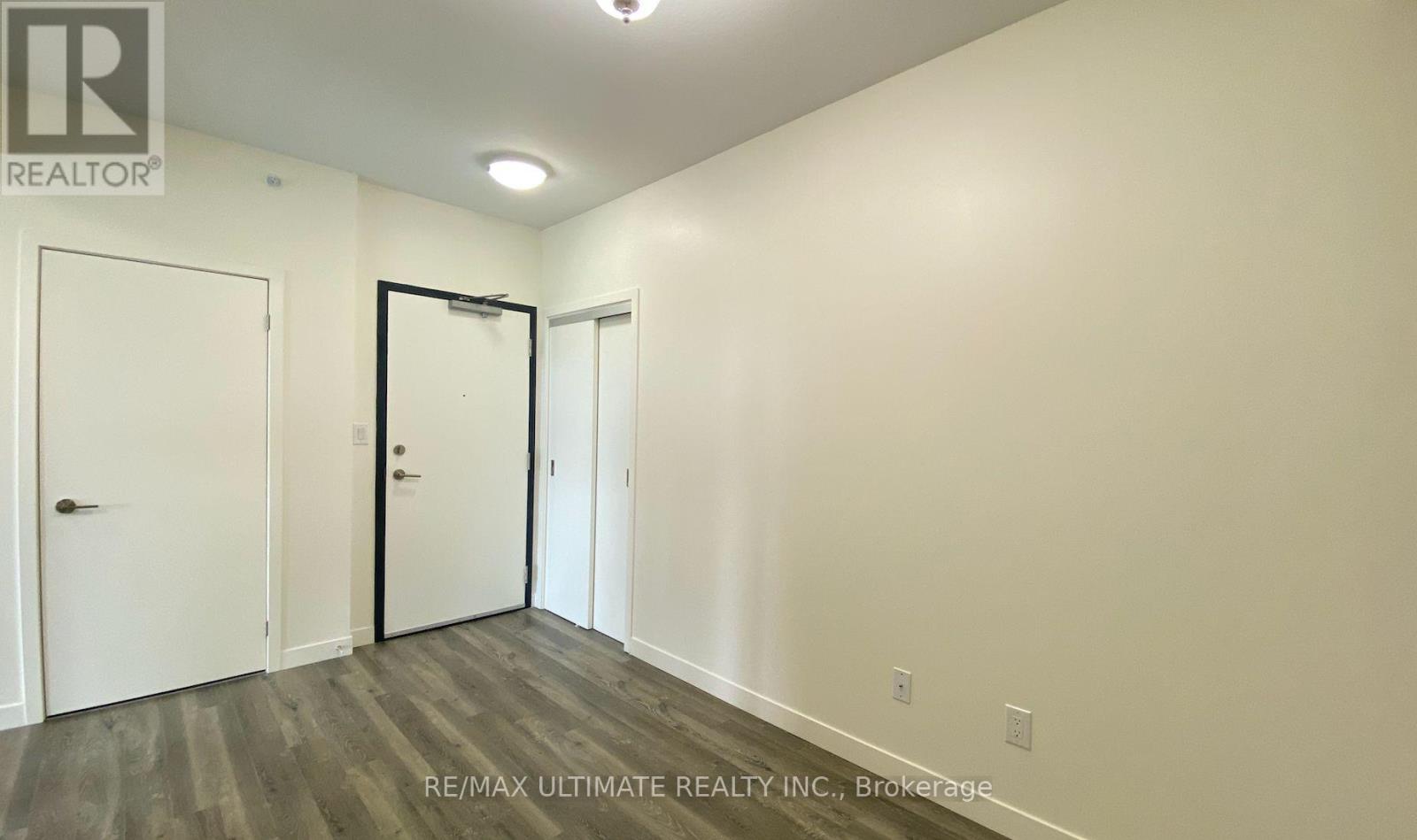 #710 128 KING STREET N - 6
